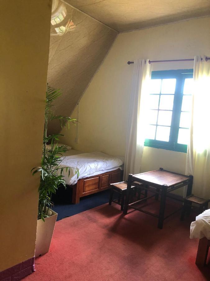 Homestay Khu Vuon Hoang Gia Dalat Exteriör bild