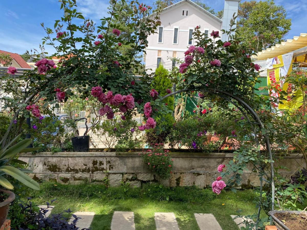 Homestay Khu Vuon Hoang Gia Dalat Exteriör bild
