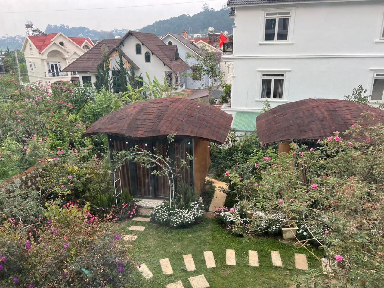 Homestay Khu Vuon Hoang Gia Dalat Exteriör bild
